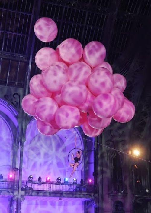 ACRÓBATA CON GLOBOS